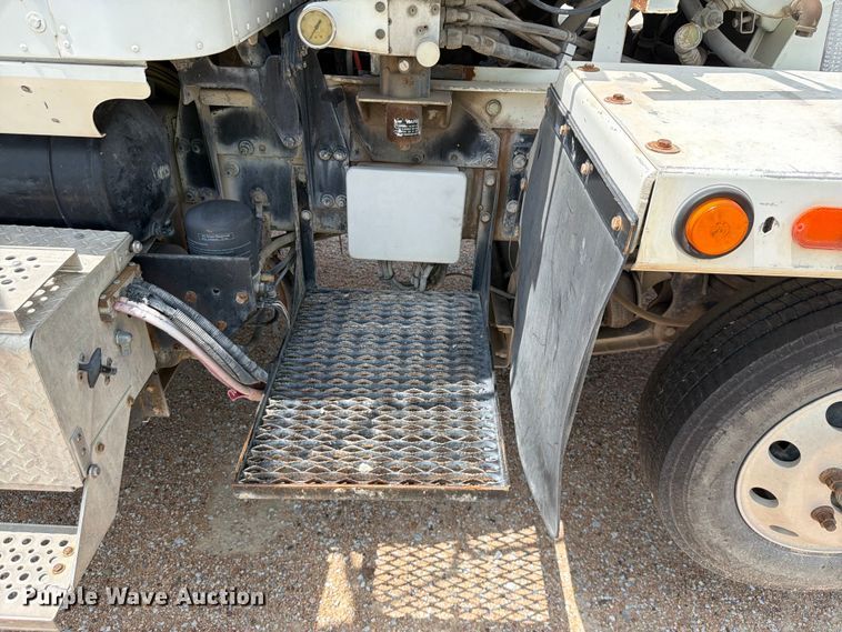 image for item FK3514 2014 International PayStar 5500i ready mix truck