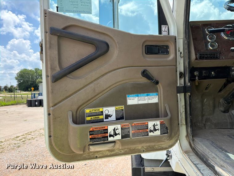 image for item FK3514 2014 International PayStar 5500i ready mix truck
