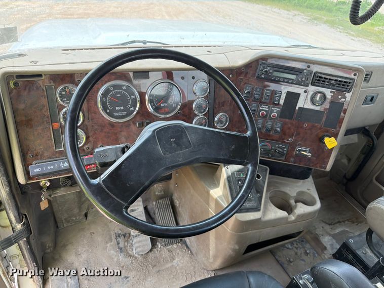 image for item FK3514 2014 International PayStar 5500i ready mix truck