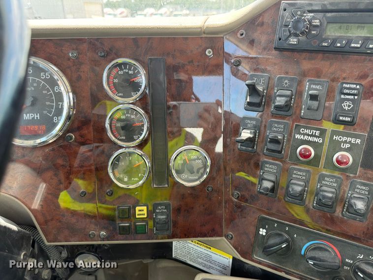 image for item FK3514 2014 International PayStar 5500i ready mix truck
