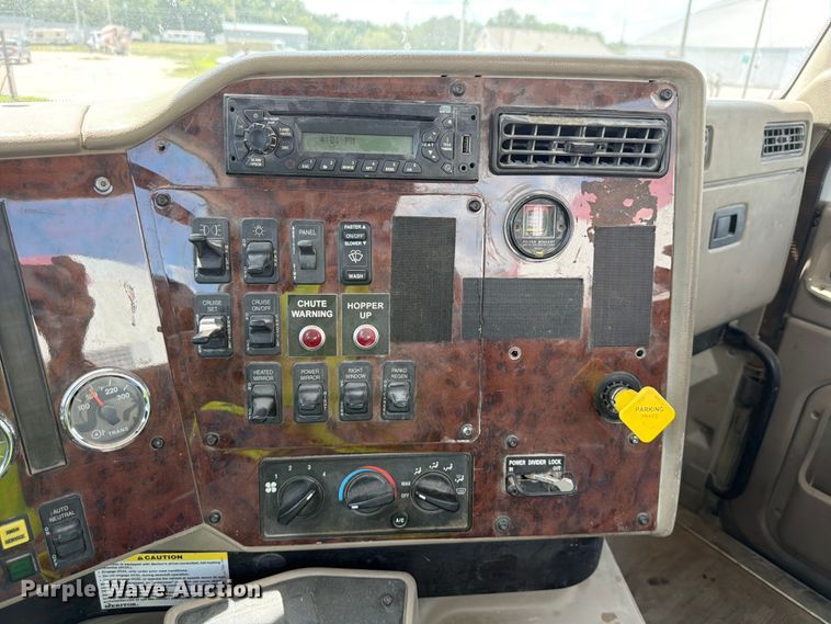 image for item FK3514 2014 International PayStar 5500i ready mix truck
