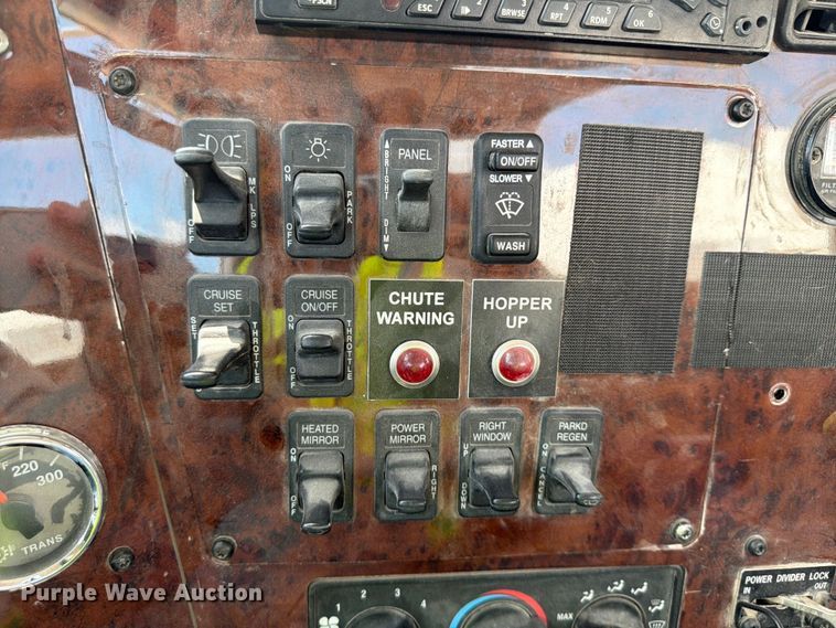 image for item FK3514 2014 International PayStar 5500i ready mix truck