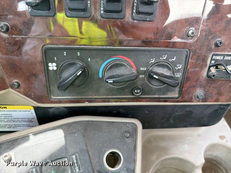 image for item FK3514 2014 International PayStar 5500i ready mix truck