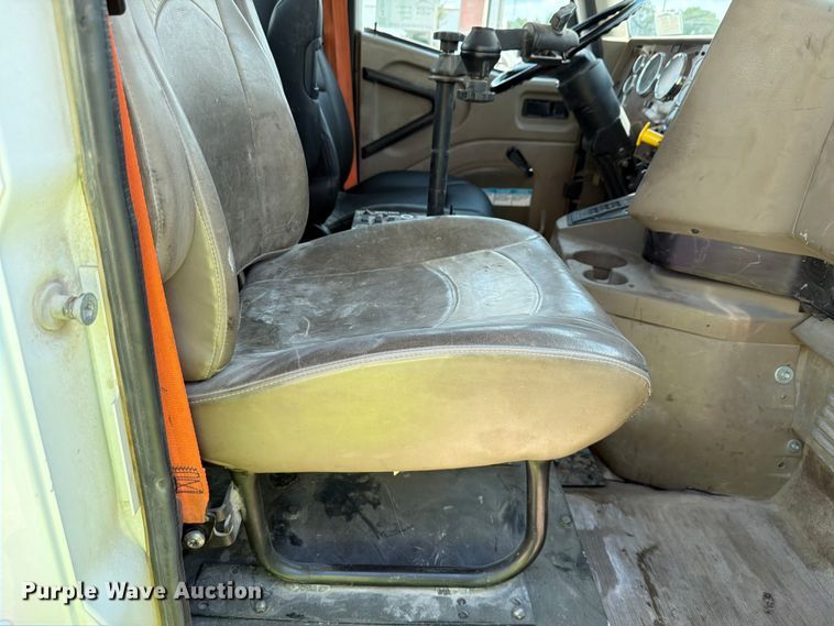 image for item FK3514 2014 International PayStar 5500i ready mix truck