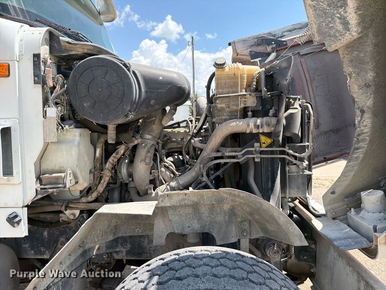 image for item FK3514 2014 International PayStar 5500i ready mix truck