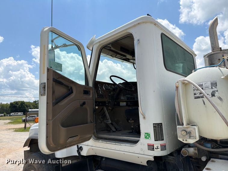 image for item FK3515 2013 International Paystar ready mix truck