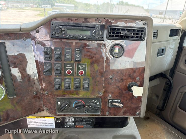 image for item FK3515 2013 International Paystar ready mix truck