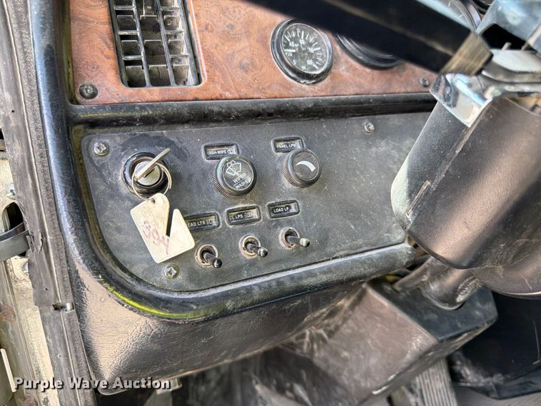 image for item FK3517 2003 Peterbilt 357 ready mix truck