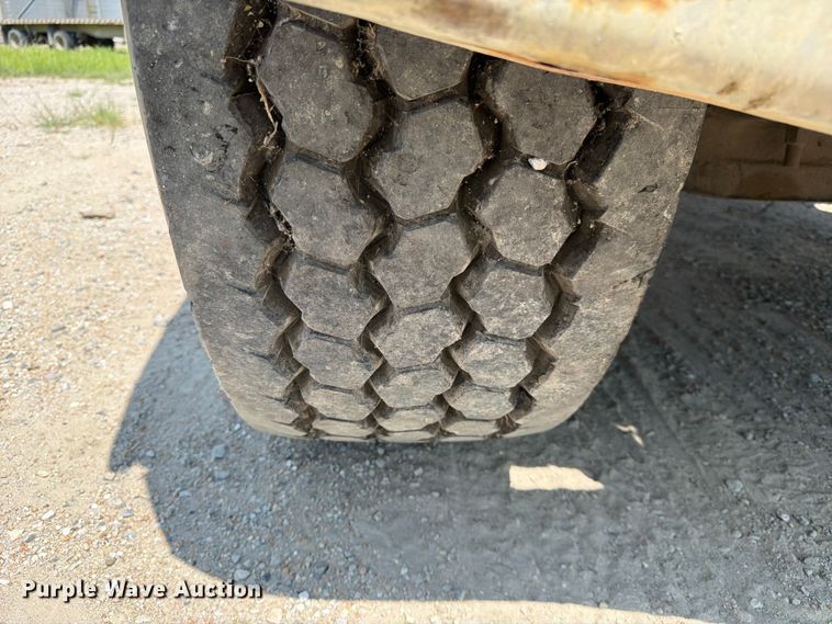image for item FK3517 2003 Peterbilt 357 ready mix truck