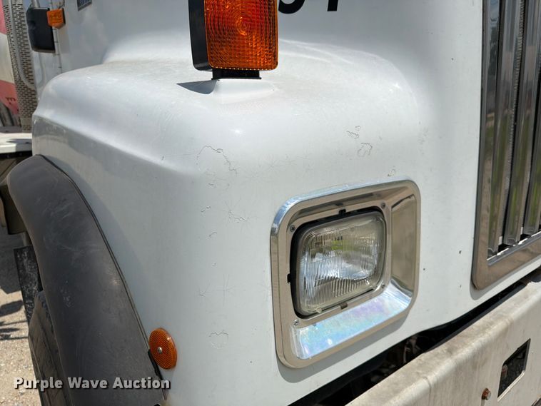image for item FK3518 2013 International PayStar 5500i ready mix truck