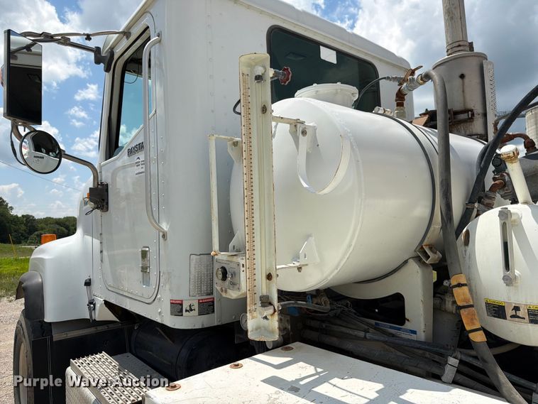image for item FK3518 2013 International PayStar 5500i ready mix truck
