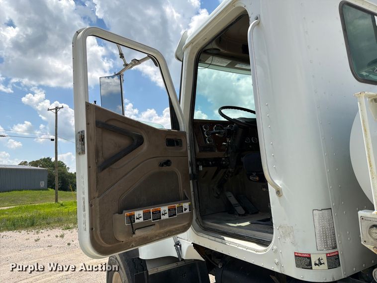 image for item FK3518 2013 International PayStar 5500i ready mix truck