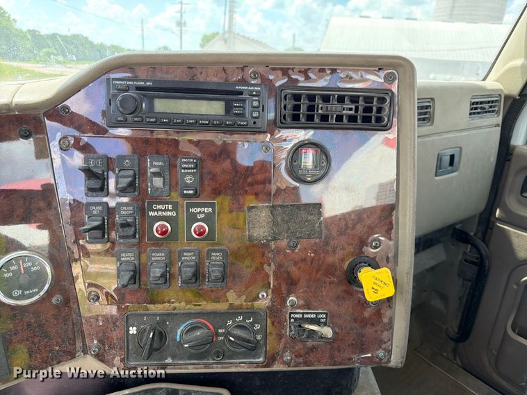 image for item FK3518 2013 International PayStar 5500i ready mix truck