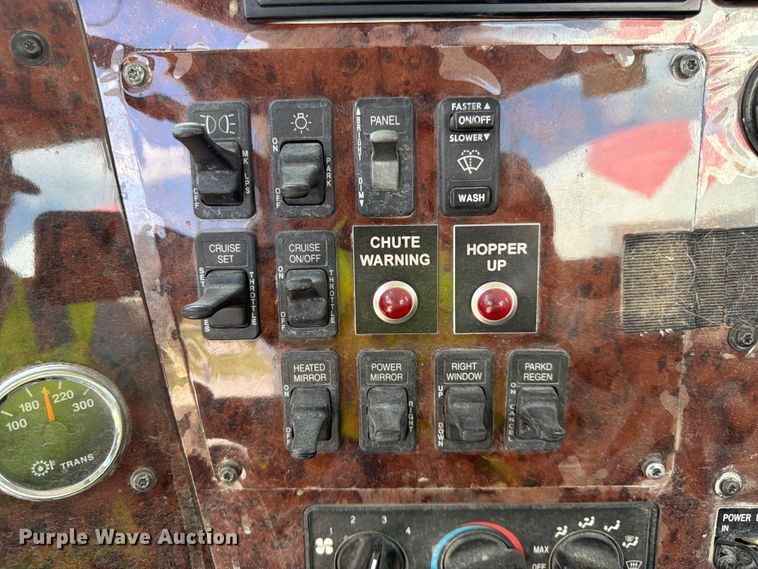 image for item FK3518 2013 International PayStar 5500i ready mix truck