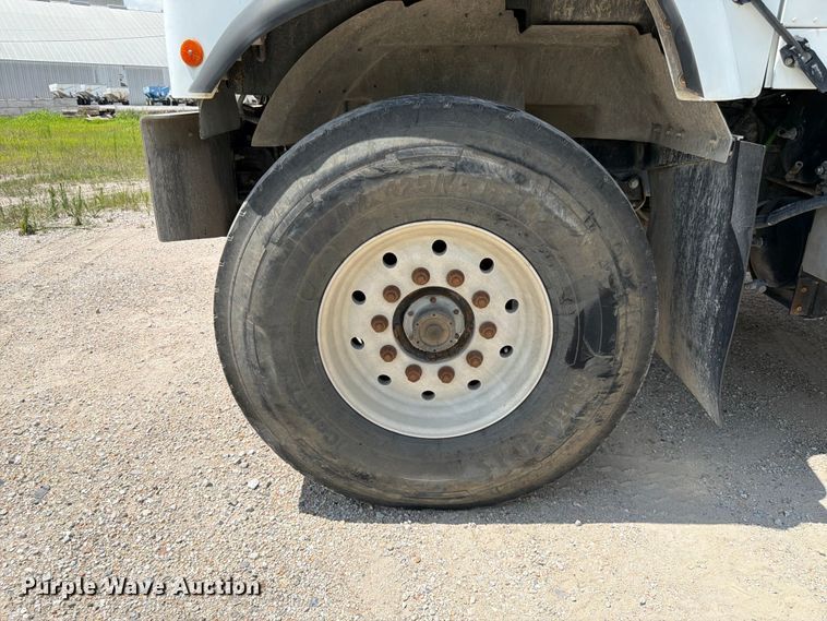 image for item FK3518 2013 International PayStar 5500i ready mix truck