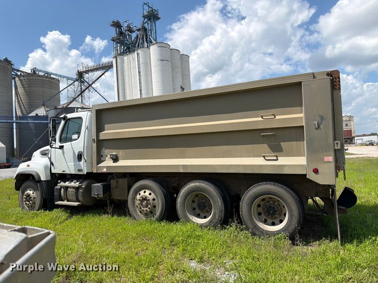 image for item FK3519 2012 Freightliner 114SD dump truck