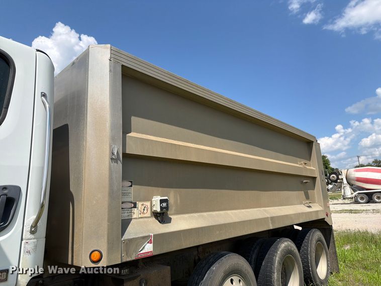 image for item FK3519 2012 Freightliner 114SD dump truck