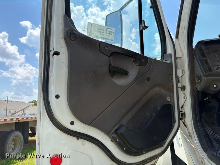 image for item FK3519 2012 Freightliner 114SD dump truck