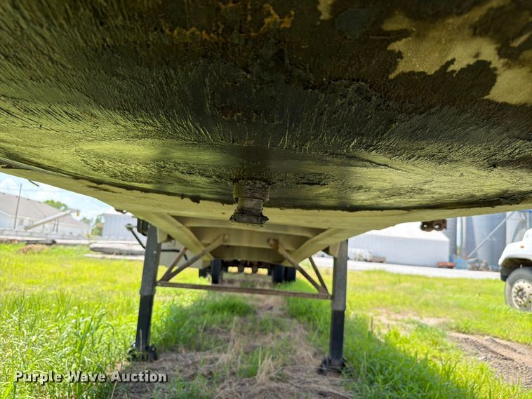 image for item FK3520 1985 Ravens flatbed trailer