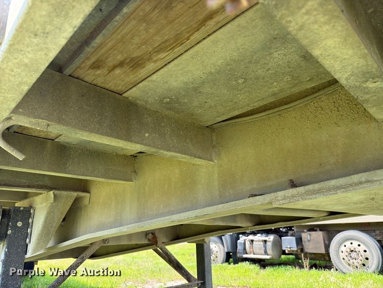 image for item FK3520 1985 Ravens flatbed trailer