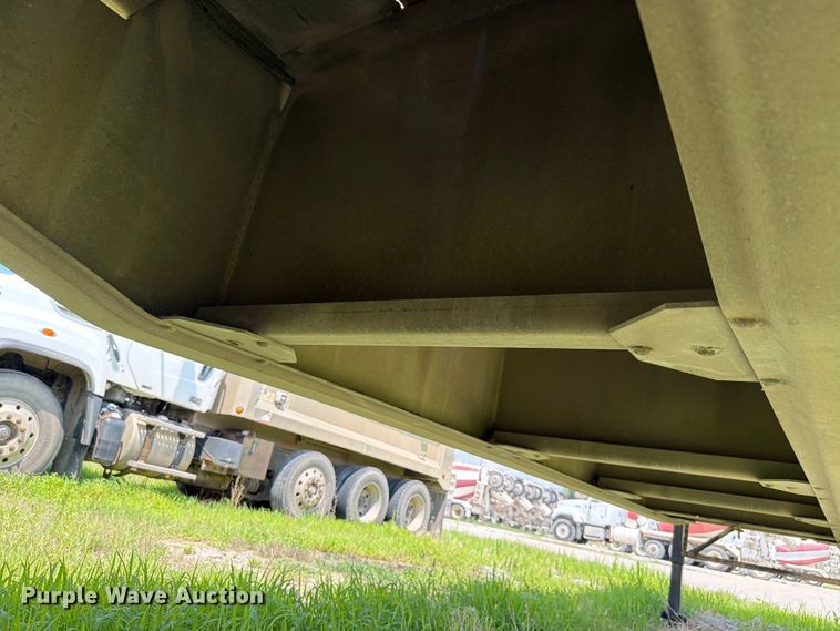 image for item FK3520 1985 Ravens flatbed trailer