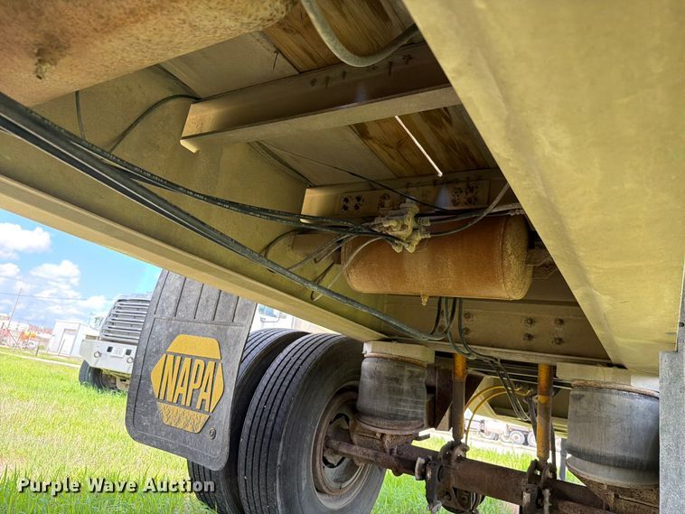 image for item FK3520 1985 Ravens flatbed trailer