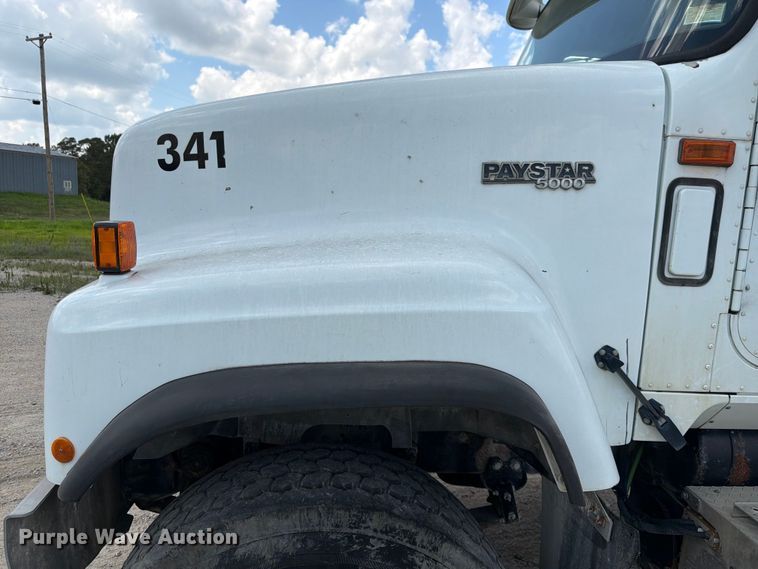 image for item FK3521 2007 International DF557 ready mix truck