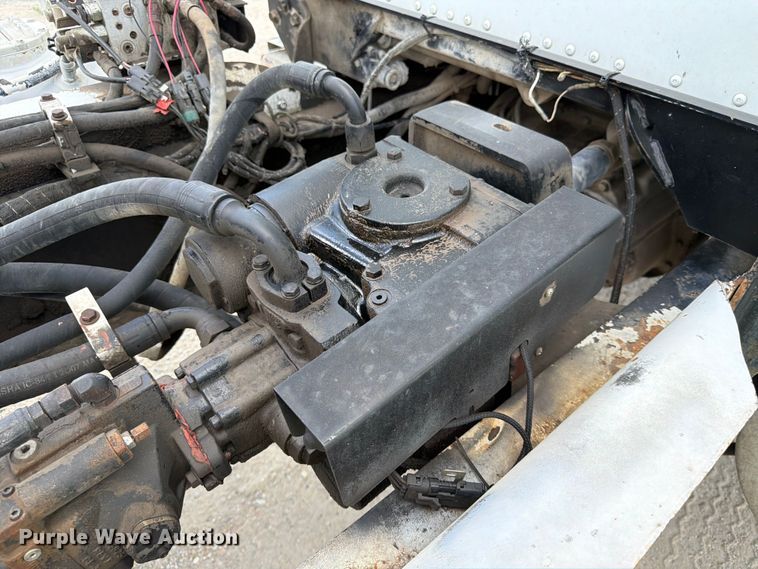 image for item FK3521 2007 International DF557 ready mix truck