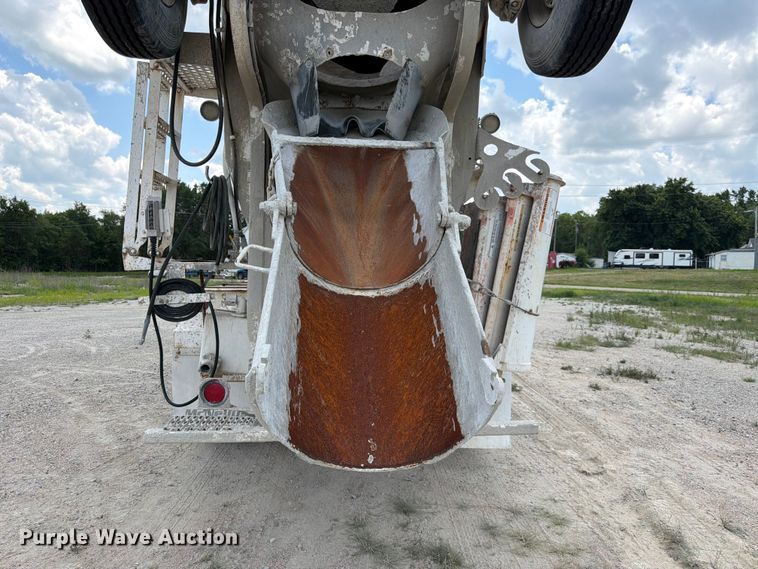 image for item FK3521 2007 International DF557 ready mix truck