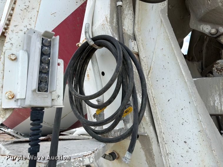 image for item FK3521 2007 International DF557 ready mix truck