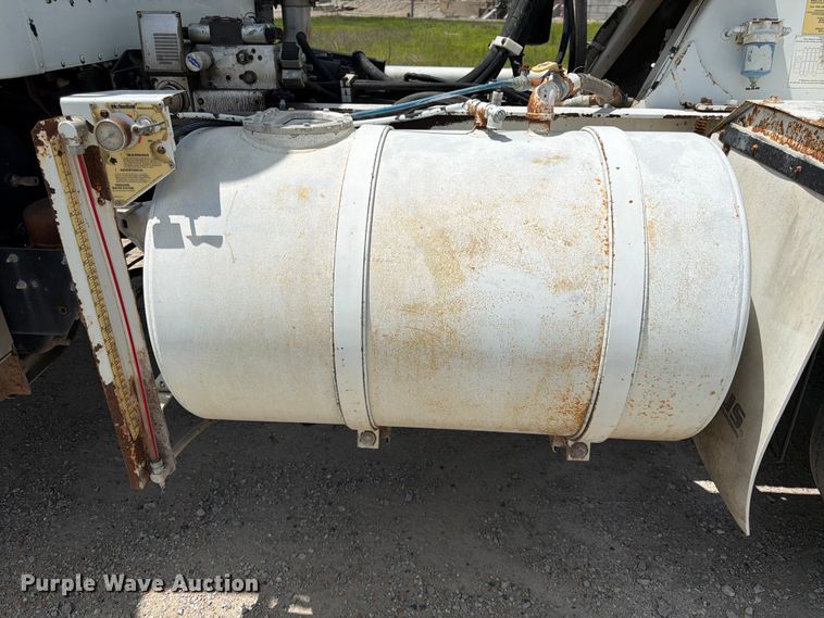 image for item FK3521 2007 International DF557 ready mix truck