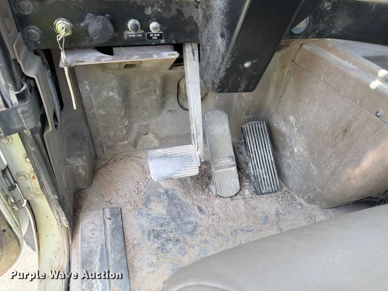 image for item FK3521 2007 International DF557 ready mix truck