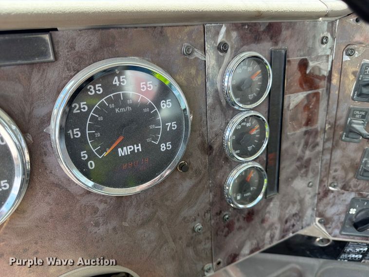 image for item FK3521 2007 International DF557 ready mix truck