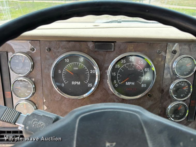 image for item FK3521 2007 International DF557 ready mix truck