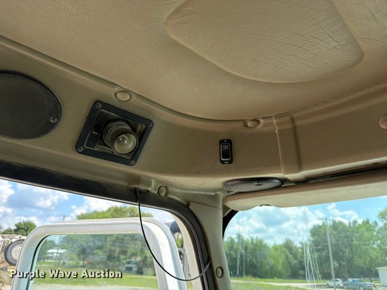 image for item FK3521 2007 International DF557 ready mix truck