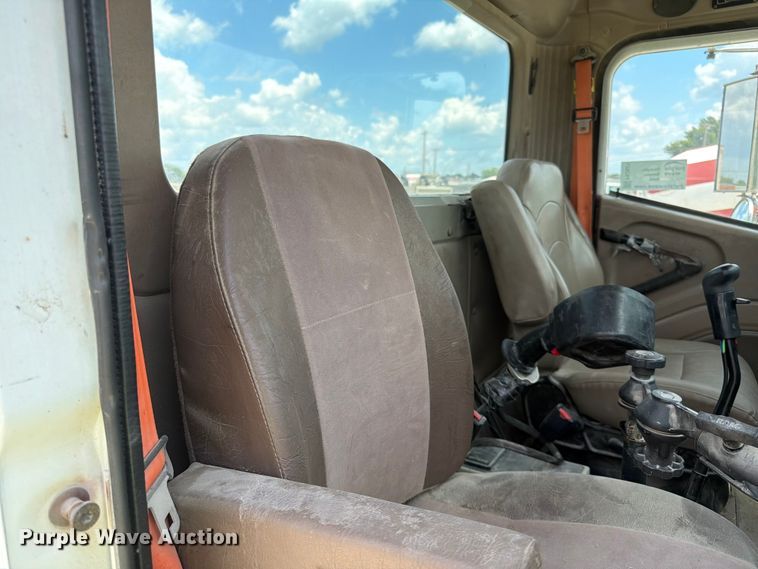 image for item FK3521 2007 International DF557 ready mix truck