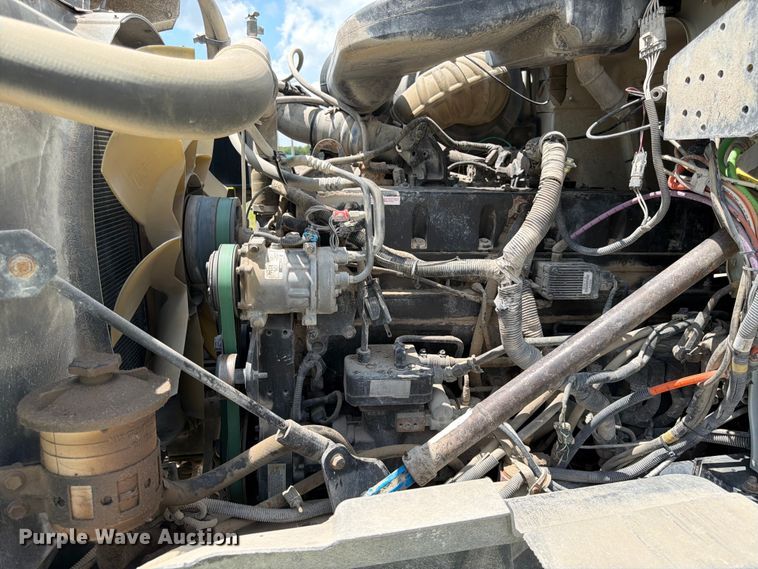 image for item FK3521 2007 International DF557 ready mix truck