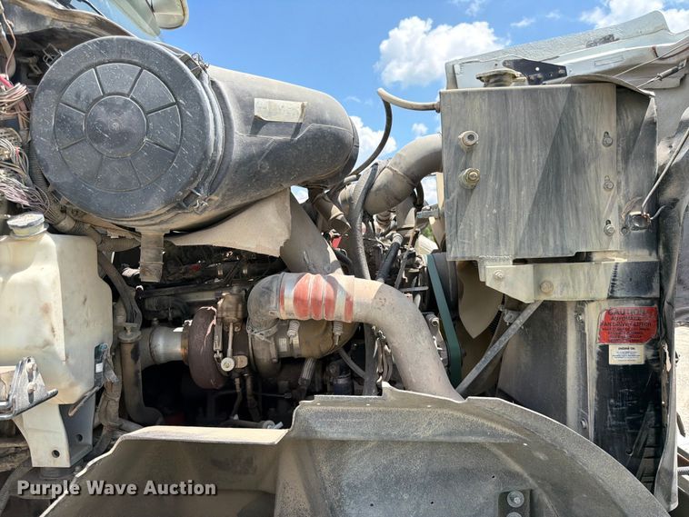 image for item FK3521 2007 International DF557 ready mix truck
