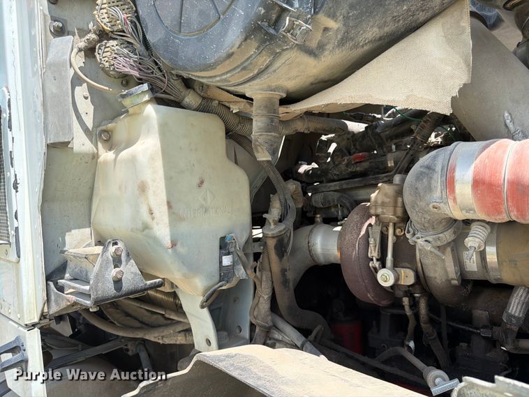image for item FK3521 2007 International DF557 ready mix truck