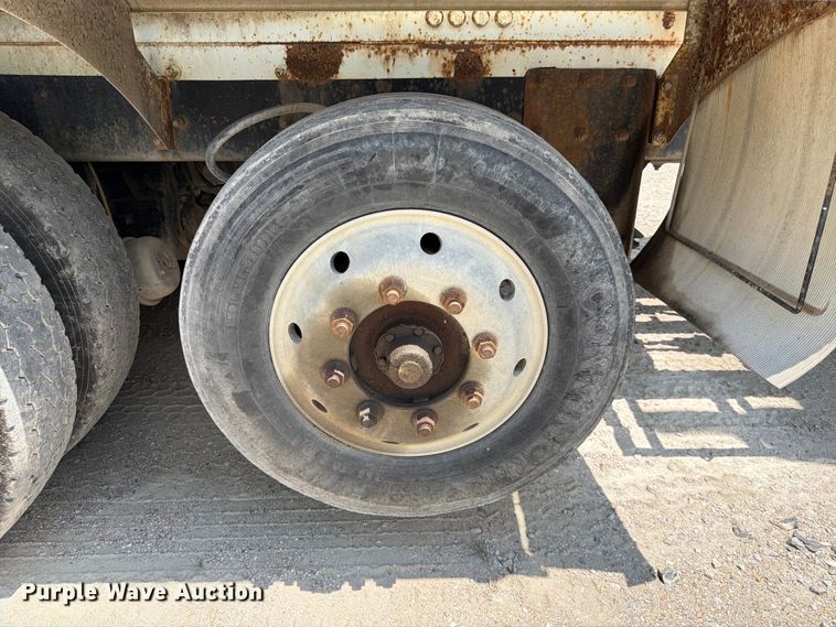 image for item FK3521 2007 International DF557 ready mix truck