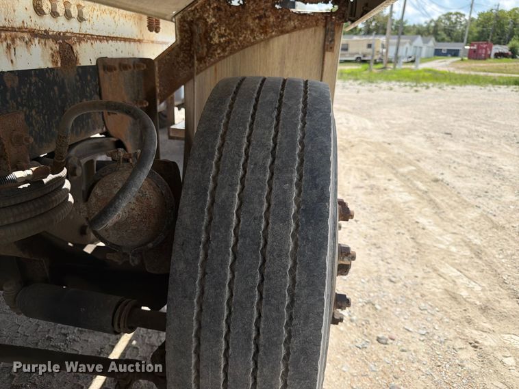 image for item FK3521 2007 International DF557 ready mix truck