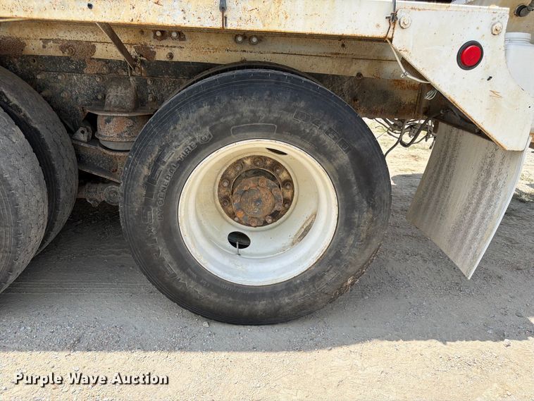 image for item FK3521 2007 International DF557 ready mix truck