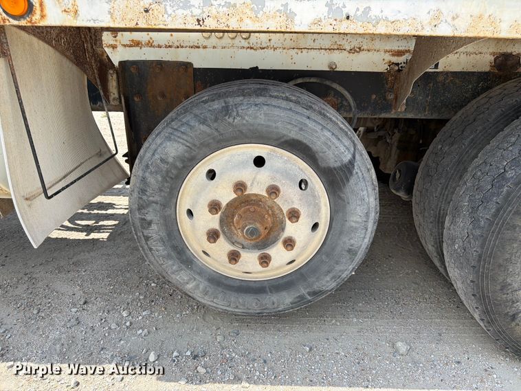 image for item FK3521 2007 International DF557 ready mix truck