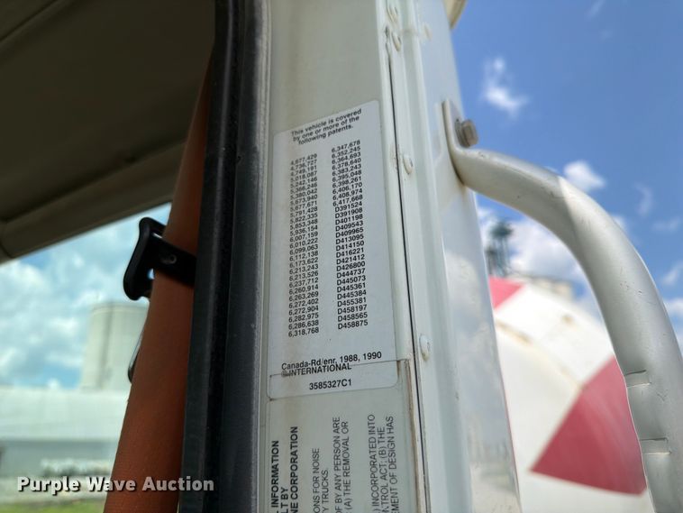 image for item FK3521 2007 International DF557 ready mix truck