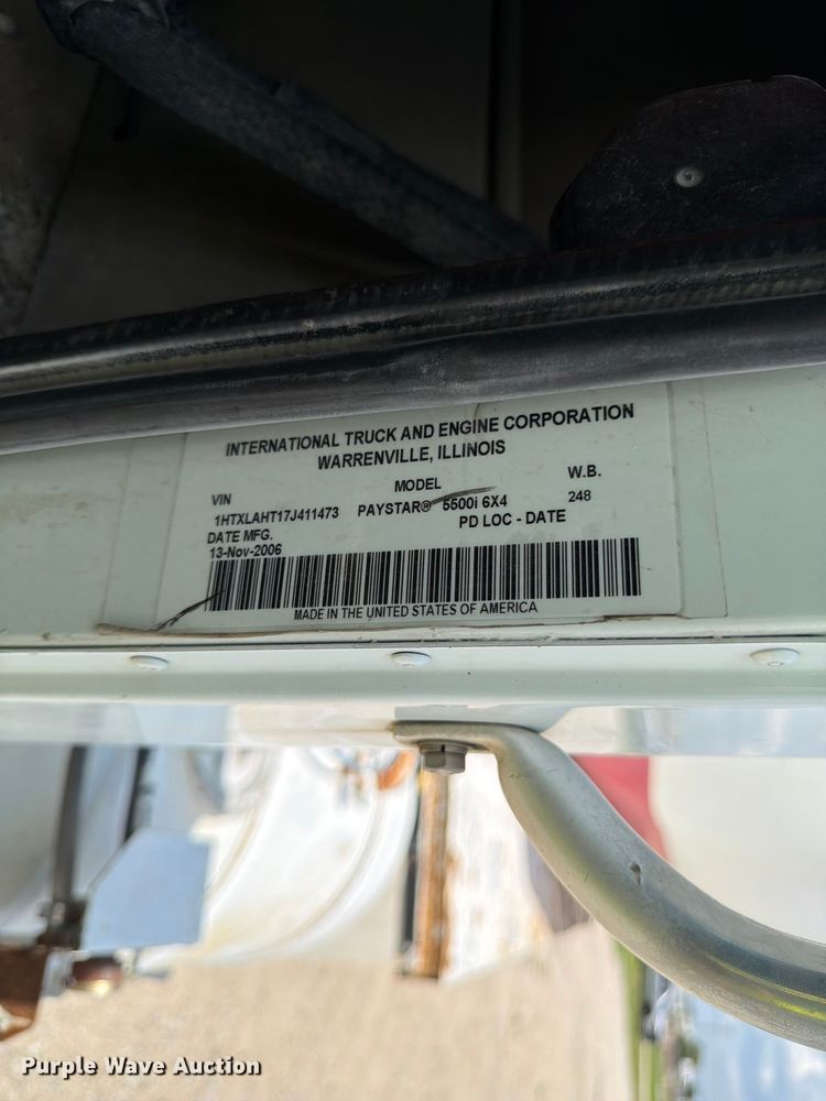 image for item FK3521 2007 International DF557 ready mix truck