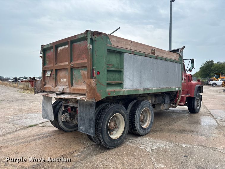 image for item FK3524 1997 Ford LT8000 dump truck