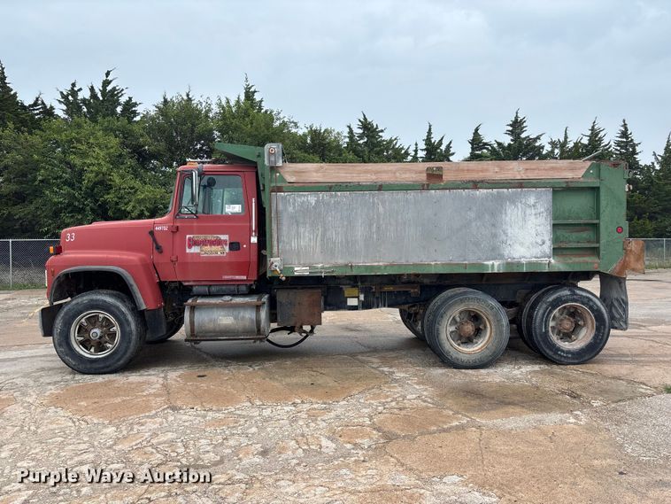 image for item FK3524 1997 Ford LT8000 dump truck