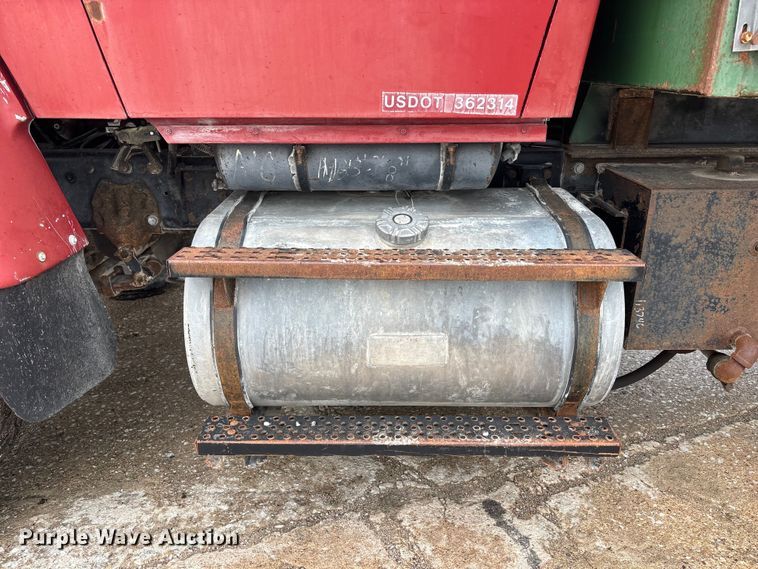 image for item FK3524 1997 Ford LT8000 dump truck