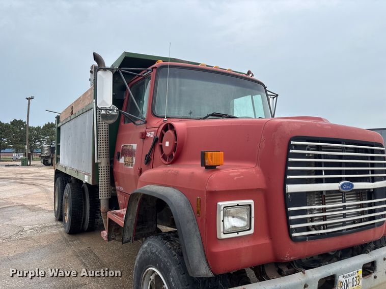 image for item FK3524 1997 Ford LT8000 dump truck