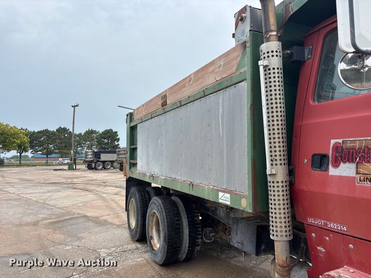image for item FK3524 1997 Ford LT8000 dump truck